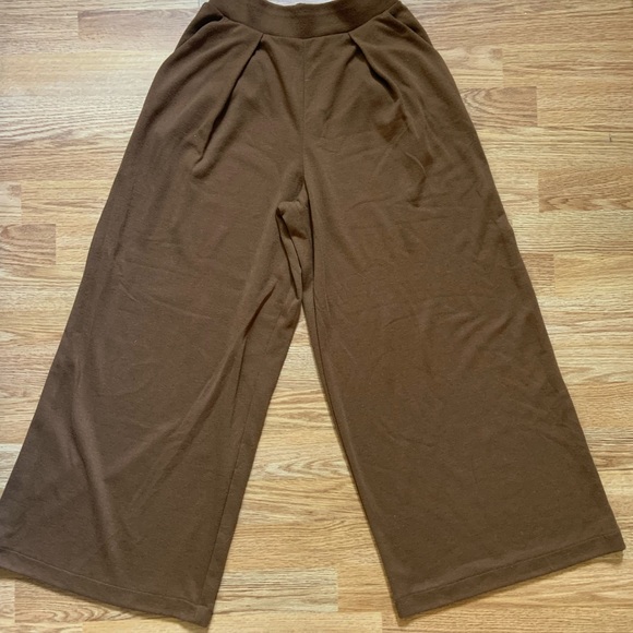 Uniqlo culotte tan/brown pants - Picture 1 of 3